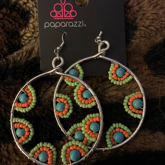 Paparazzi silver fish hook hoop earrings